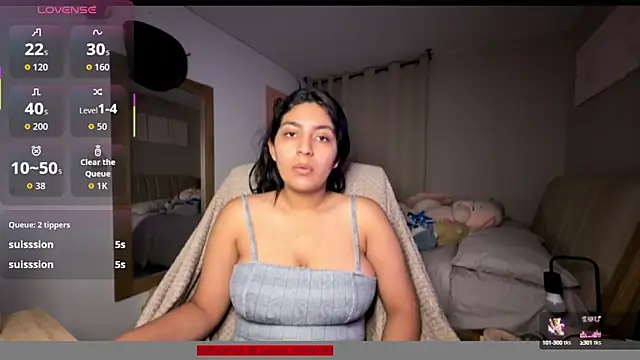 cloe small online show from 10-15-25, 07:49
