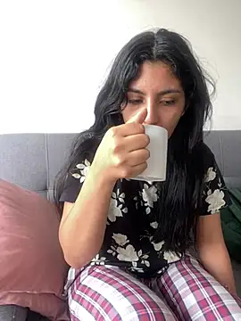 cloe small online show from 02-24-25, 10:36