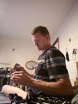 BigDDave6979 online show from 04-22-26, 07:48