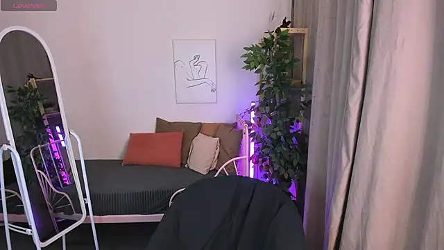 Snapshot of toooyour chatting on 11-11-25, 12:27 toooyour online show from 11-11-25, 12:27