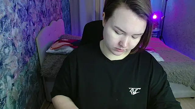 Snapshot of Jenny_Fox chatting on 02-17-26, 04:10 Jenny Fox online show from 02-17-26, 04:10