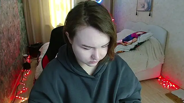 Snapshot of Jenny_Fox chatting on 04-24-26, 04:47 Jenny Fox online show from 04-24-26, 04:47