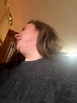 lairarose online show from 12-14-25, 05:40