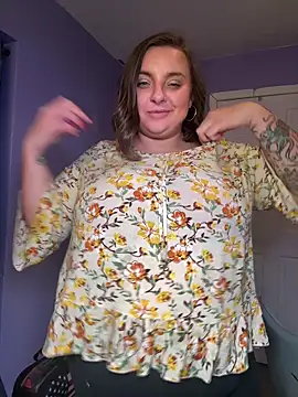 lairarose online show from 10-30-25, 01:37