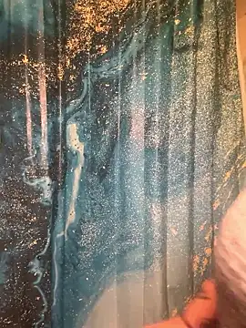 lairarose online show from 10-29-25, 01:15