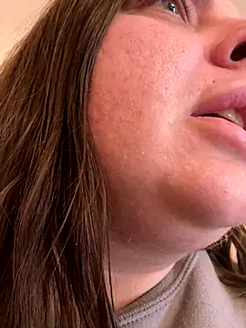 lairarose online show from 11-14-25, 04:10