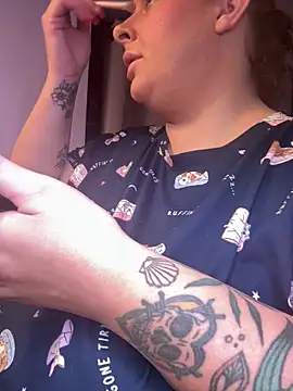 lairarose online show from 10-29-25, 01:32