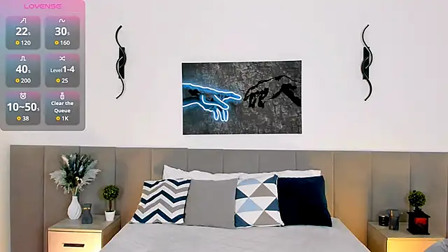 MiaBecky online show from 11-27-25, 05:19