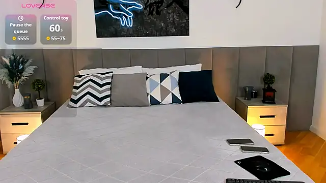 MiaBecky online show from 09-18-25, 05:21