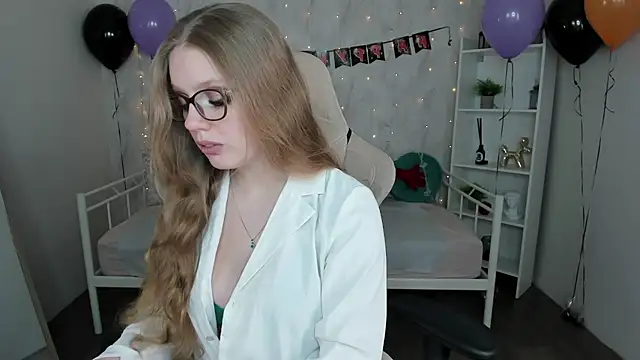 Polly  Cutie online show from 11-04-25, 05:33