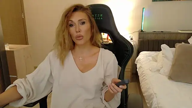 joycesilver online show from 09-22-25, 08:09