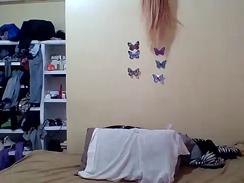 Zara Twilight online show from 12-18-25, 11:14