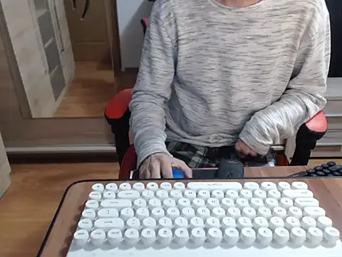 uncutguy01 online show from 10-07-25, 06:03