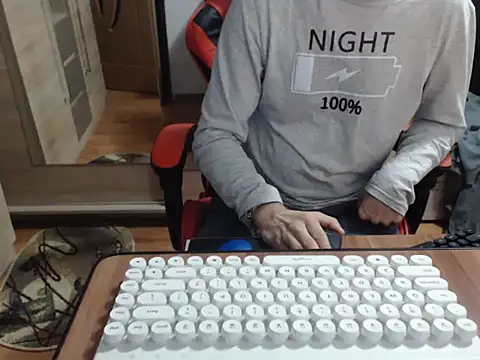 uncutguy01 online show from 10-11-25, 04:35