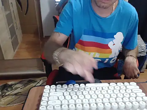 uncutguy01 online show from 09-24-25, 04:08