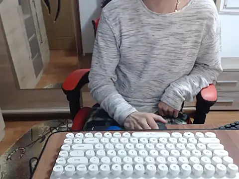 uncutguy01 online show from 10-03-25, 05:09