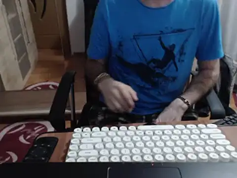 uncutguy01 online show from 03-21-25, 04:17