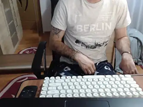 uncutguy01 online show from 03-18-25, 05:02
