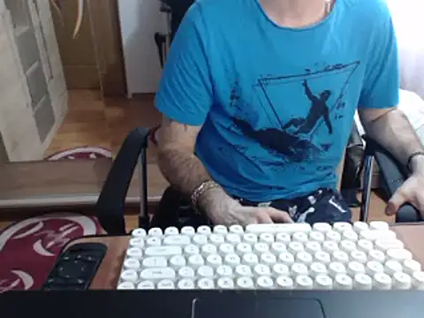 uncutguy01 online show from 03-20-25, 02:32