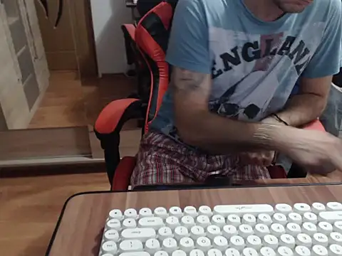 uncutguy01 online show from 09-14-25, 05:08