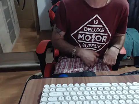 uncutguy01 online show from 09-11-25, 06:24