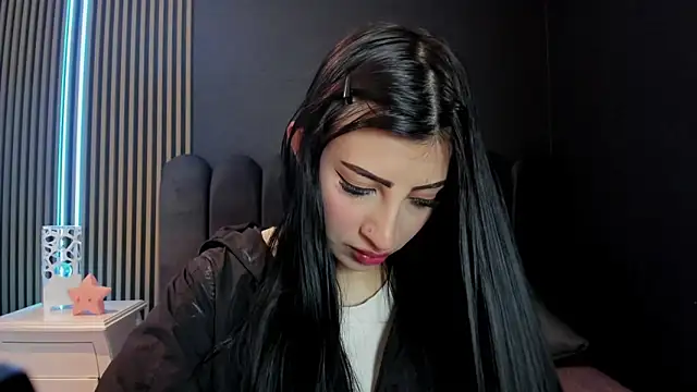 Snapshot of Nicolette_ks_ chatting on 05-12-26, 04:42 Nicolette ks online show from 05-12-26, 04:42