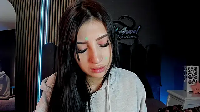 Nicolette ks  online show from 06-25-26, 05:05