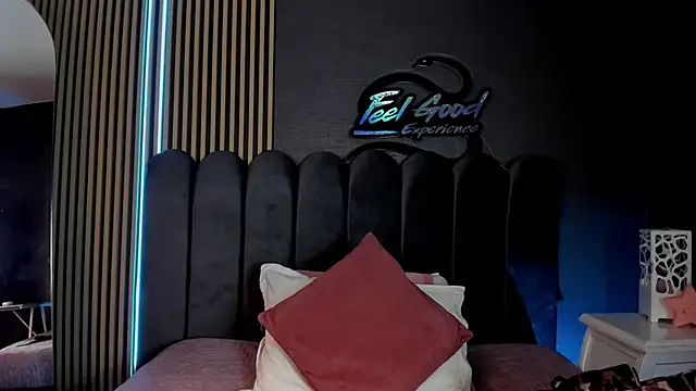 Nicolette ks  online show from 06-25-26, 05:12