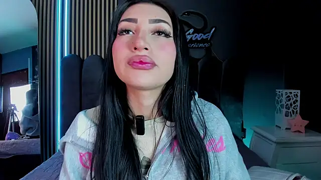 Nicolette ks  online show from 07-01-26, 05:41