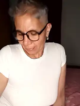 Snapshot of luz_bella chatting on 12-03-24, 02:42 luz bella online show from 12-03-24, 02:42