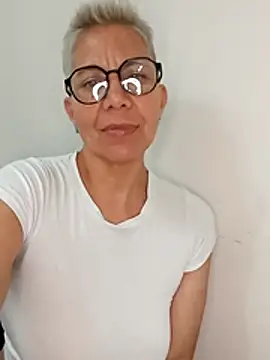 Snapshot of luz_bella chatting on 12-09-24, 02:24 luz bella online show from 12-09-24, 02:24