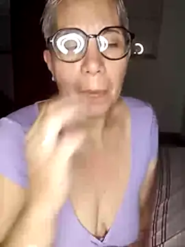 Snapshot of luz_bella chatting on 01-04-25, 02:56 luz bella online show from 01-04-25, 02:56