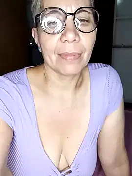 Snapshot of luz_bella chatting on 12-16-24, 03:08 luz bella online show from 12-16-24, 03:08