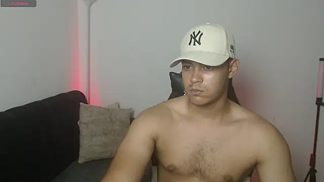 Snapshot of Iamdylan777 chatting on 06-21-26, 03:01 Iamdylan777 online show from 06-21-26, 03:01