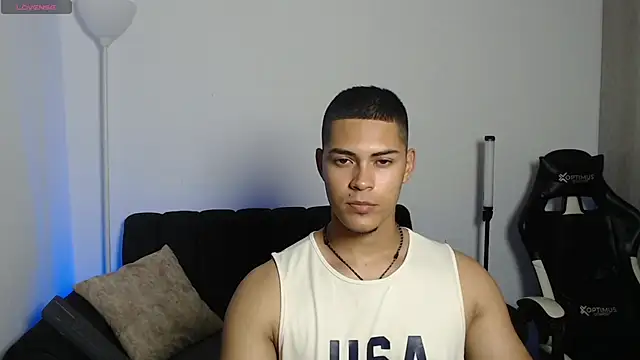 Snapshot of Iamdylan777 chatting on 07-11-26, 04:24 Iamdylan777 online show from 07-11-26, 04:24