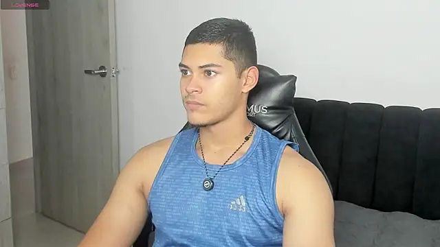 Snapshot of Iamdylan777 chatting on 04-23-26, 02:51 Iamdylan777 online show from 04-23-26, 02:51