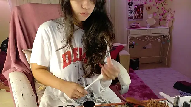 AllisonCatUwU online show from 04-07-26, 03:25