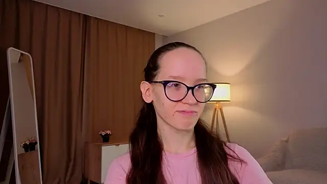 Snapshot of BettyBrowni chatting on 03-16-26, 04:10 BettyBrowni online show from 03-16-26, 04:10