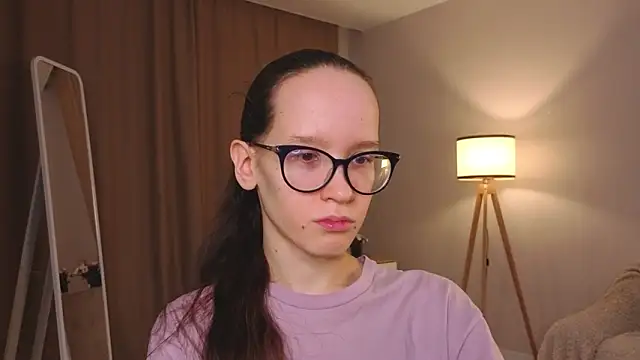 Snapshot of BettyBrowni chatting on 02-19-26, 04:04 BettyBrowni online show from 02-19-26, 04:04