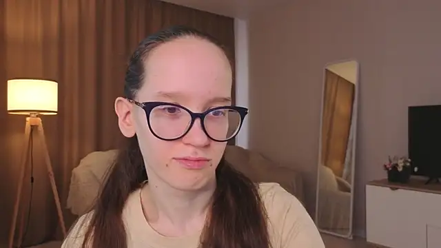 Snapshot of BettyBrowni chatting on 05-19-26, 04:03 BettyBrowni online show from 05-19-26, 04:03