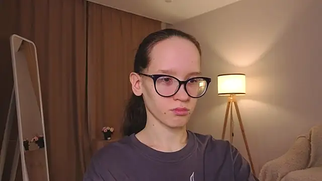 Snapshot of BettyBrowni chatting on 02-14-26, 04:07 BettyBrowni online show from 02-14-26, 04:07