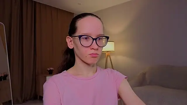 Snapshot of BettyBrowni chatting on 04-02-26, 04:13 BettyBrowni online show from 04-02-26, 04:13