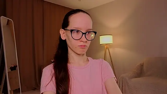 Snapshot of BettyBrowni chatting on 03-29-26, 04:08 BettyBrowni online show from 03-29-26, 04:08