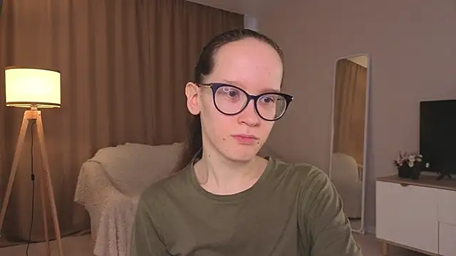 Snapshot of BettyBrowni chatting on 05-14-26, 04:04 BettyBrowni online show from 05-14-26, 04:04