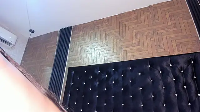 Paola  23 online show from 11-20-25, 08:53