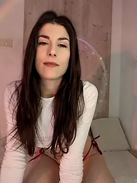 Aisha Moretti online show from 10-15-25, 03:09