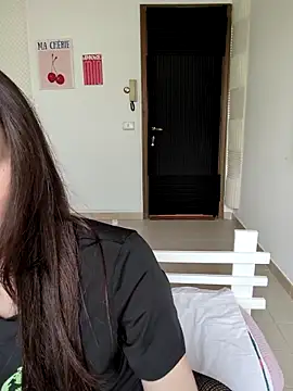 Snapshot of Aisha_Moretti chatting on 04-20-26, 12:08 Aisha Moretti online show from 04-20-26, 12:08