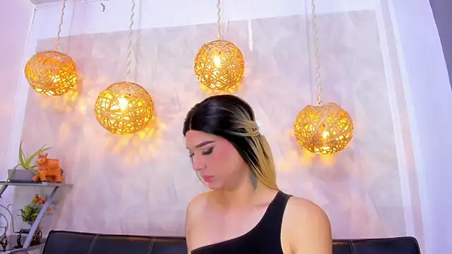 Snapshot of victoria_aleia_ chatting on 02-15-25, 07:50 victoria aleia online show from 02-15-25, 07:50