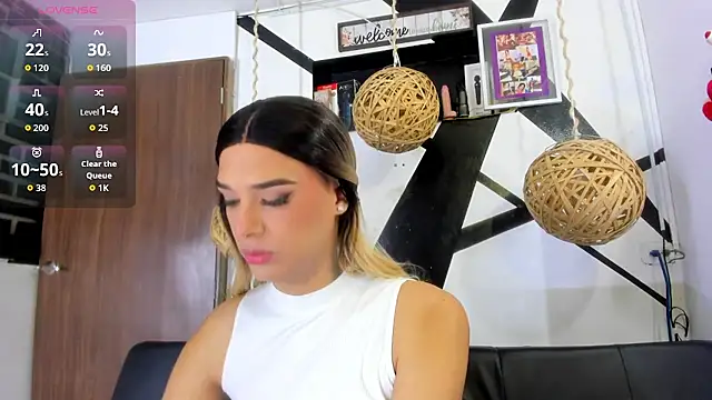 victoria aleia  online show from 10-22-25, 09:46