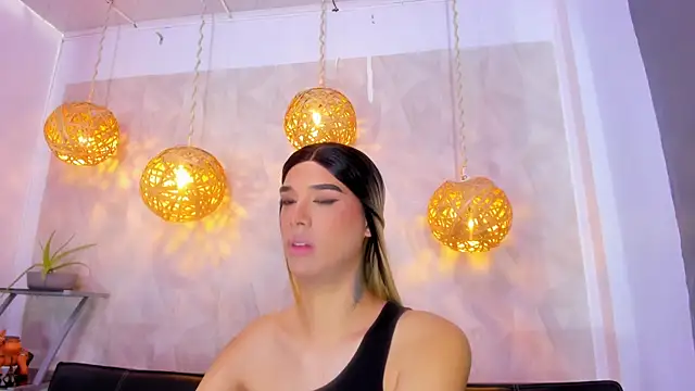 Snapshot of victoria_aleia_ chatting on 03-15-25, 07:48 victoria aleia online show from 03-15-25, 07:48